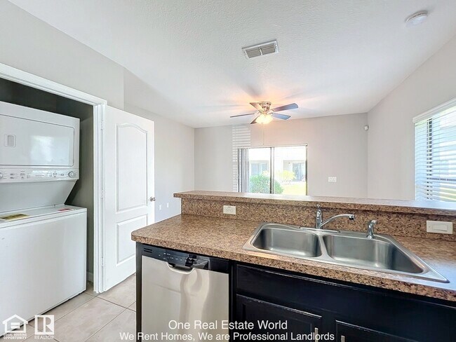 Building Photo - 5361 Windsor Lake Cir