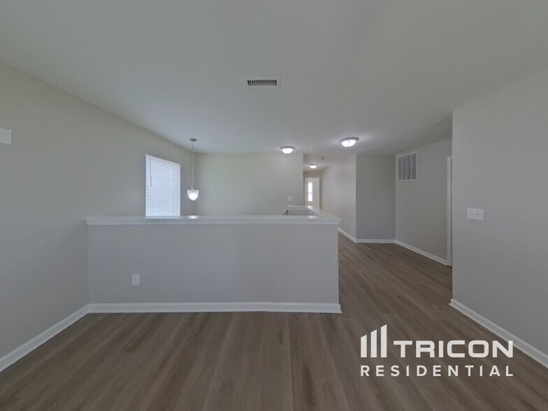 Building Photo - 11215 Breezehill Ln