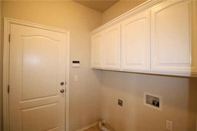 Building Photo - 756 Tuscany Way