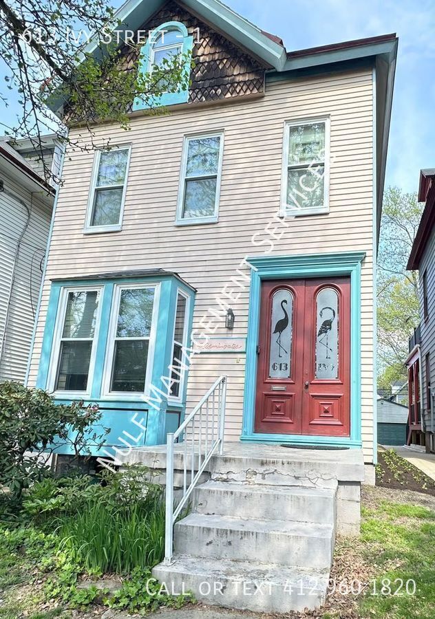 Building Photo - 613 Ivy St