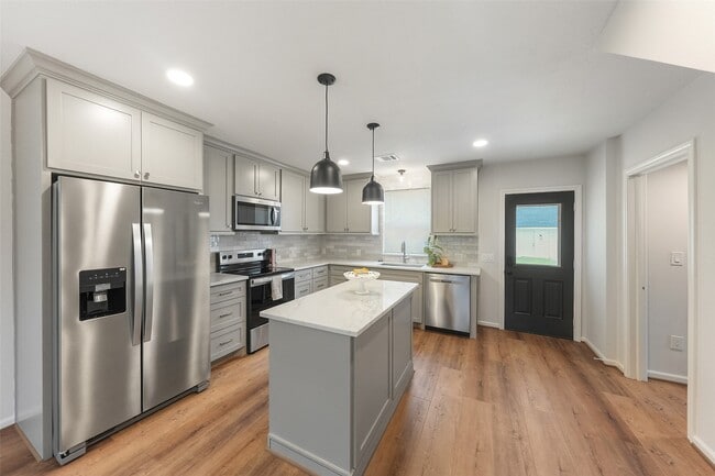 Building Photo - 3809 Southmore Blvd