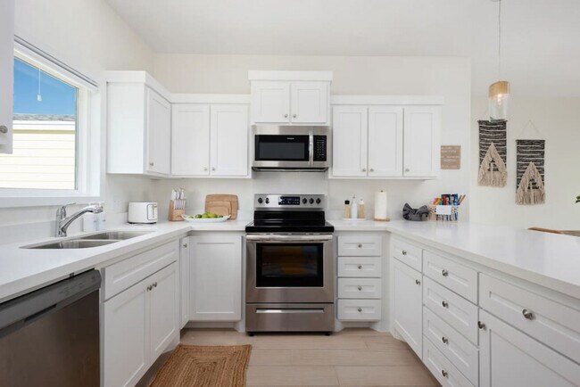 Building Photo - 110 Las Joyas Blvd