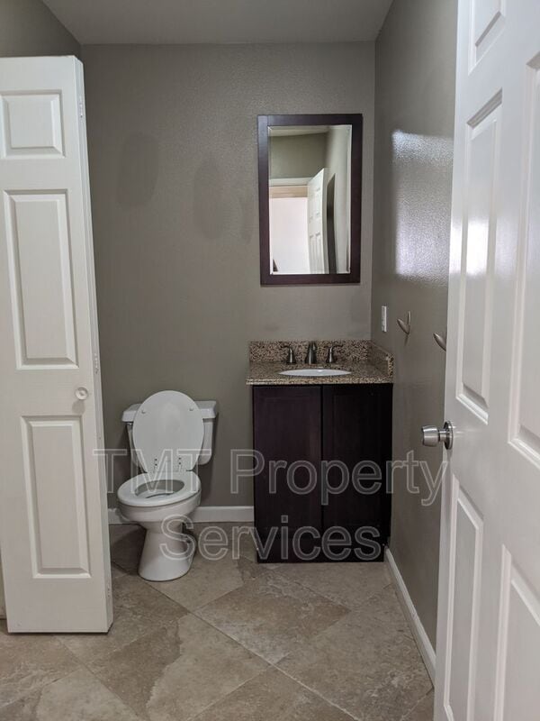 Building Photo - 2537 Brunswick Dr