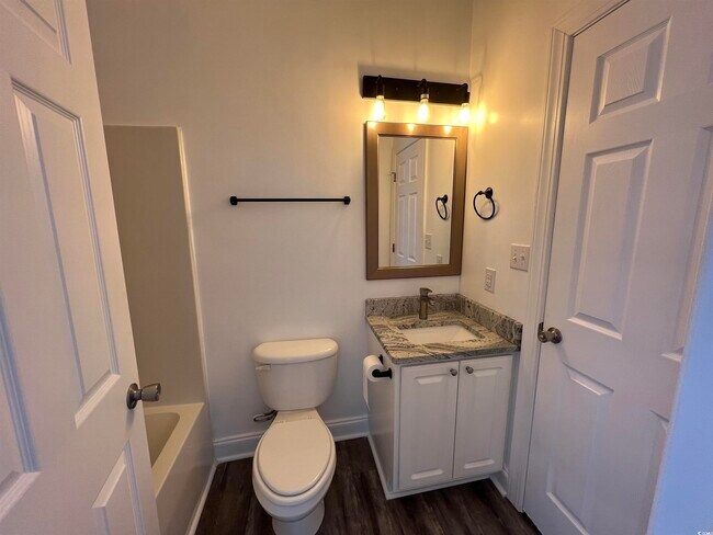 Building Photo - 2057 Silvercrest Dr