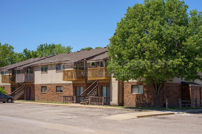 Building Photo - 2802 N Charles Ave