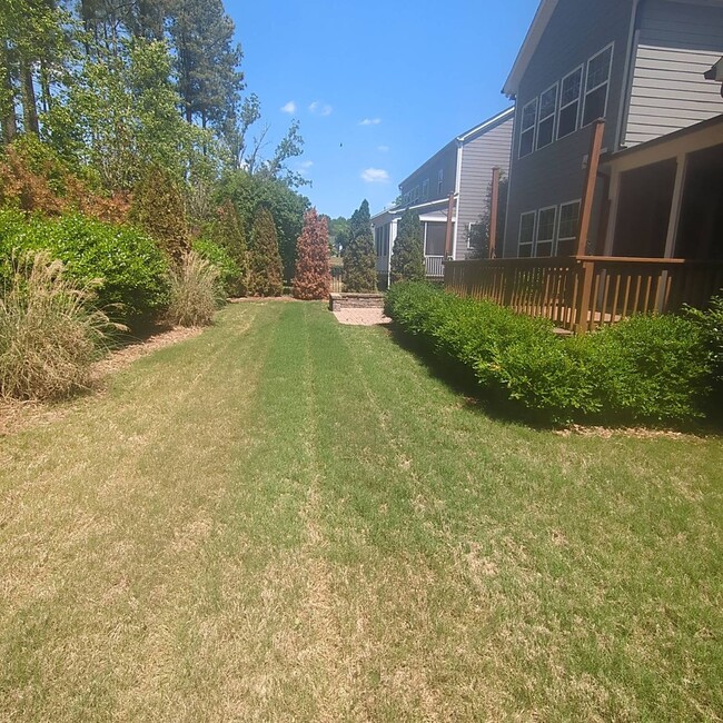 Building Photo - Beautiful 5 bed 4.5 bath in Holly Springs!