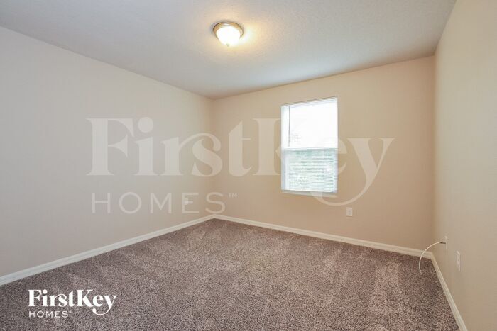 Building Photo - 111 Pine Cir Dr