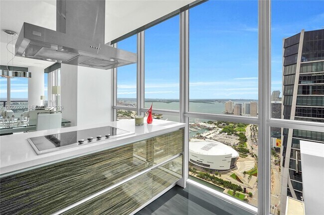 Building Photo - 1100 Biscayne Blvd