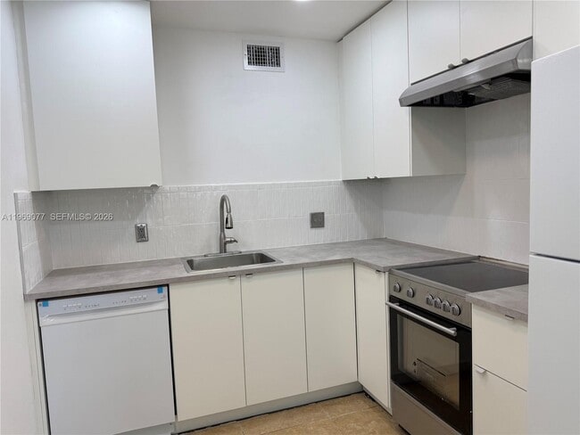 Building Photo - 13255 SW 9th Ct