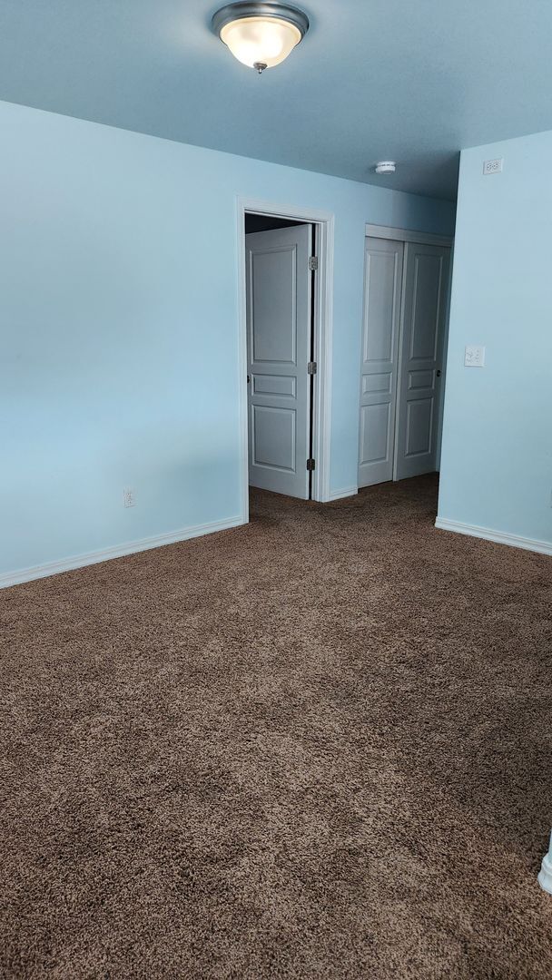Building Photo - 3bed 2.5 bath house near Park Orchard School