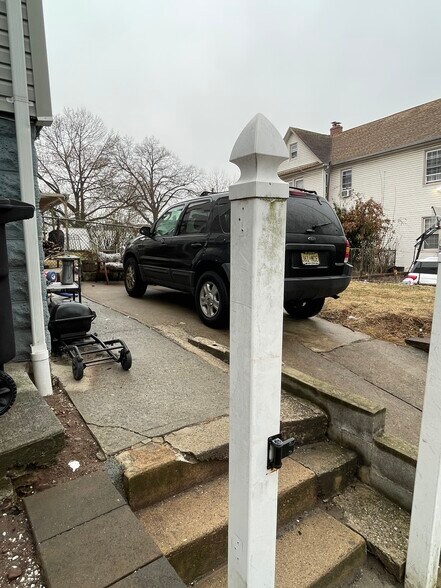 Building Photo - 26 Ella St