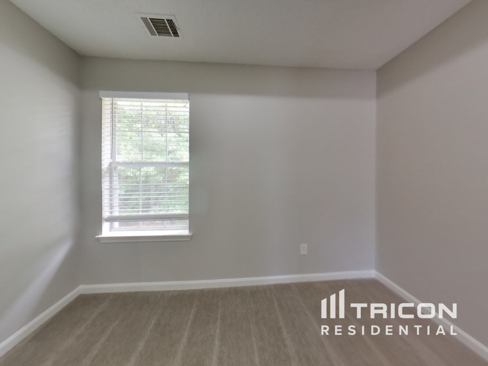 Building Photo - 5587 Sapphire Cir