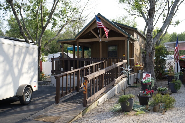 Building Photo - 7009 S I-35 Frontage Rd