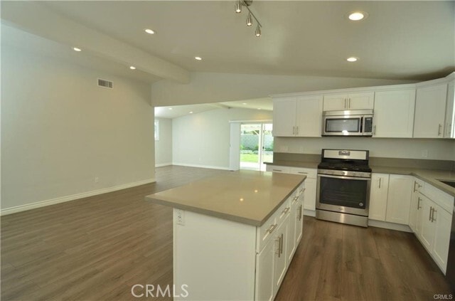 Building Photo - 1706 S Conlon Ave