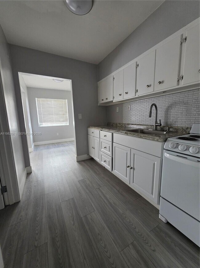 Building Photo - 57 Esplanade Dr