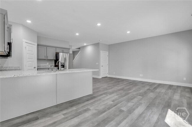 Building Photo - 105 Sherwood Ct