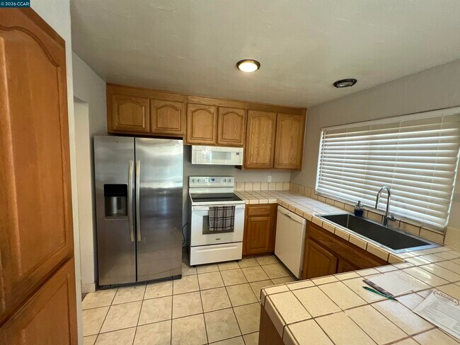 Building Photo - 1091 Alamo Ct