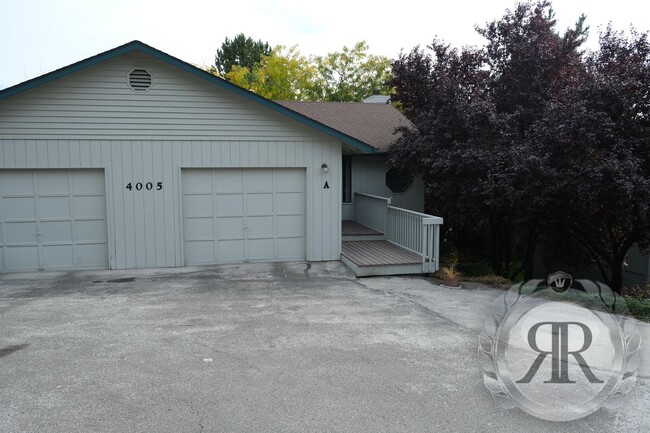 Building Photo - Lovely 2bd 1.5ba Tucked Away in NW Yakima