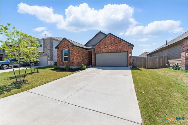 Building Photo - 211 Summit Dr