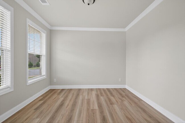 Building Photo - 4407 Silver Oak Dr