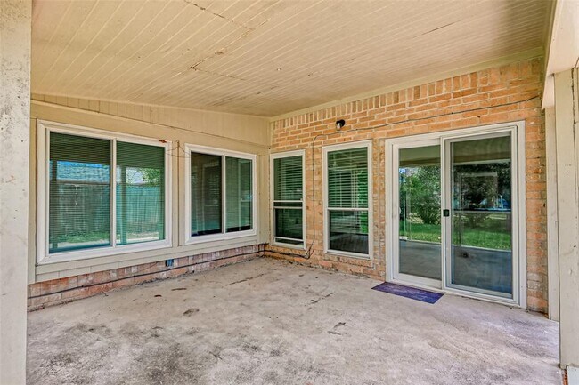 Building Photo - 2302 Brook View Ln