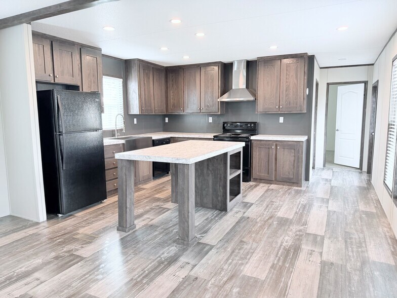 Building Photo - 117 Betty St