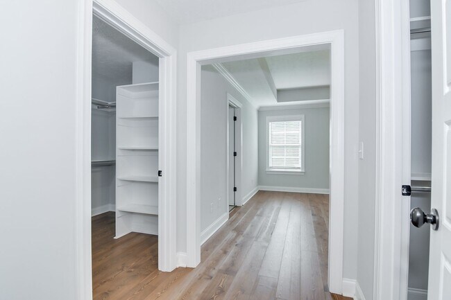 Building Photo - Beauty in Riverwood on Corner Lot!