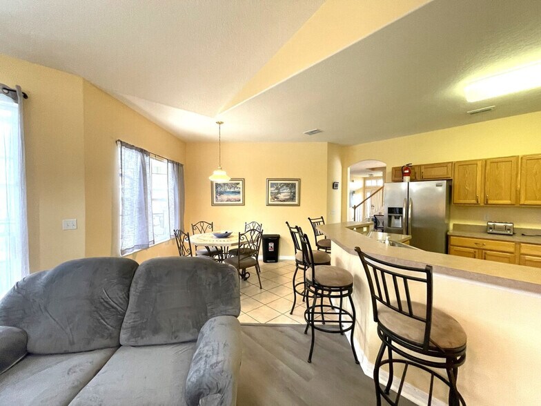 Building Photo - 229 Corvina Dr