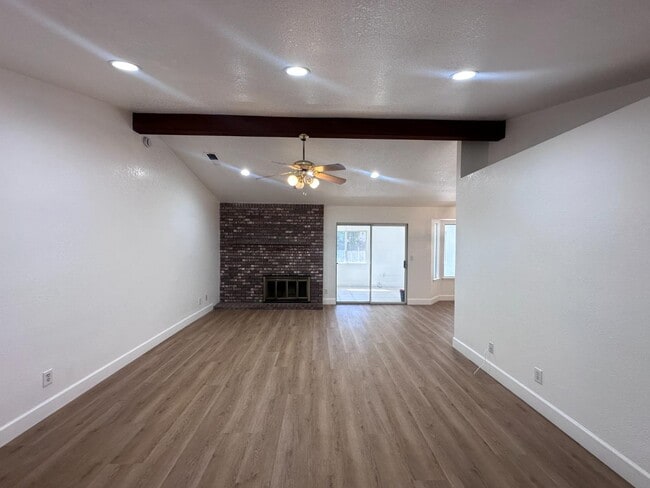 Building Photo - 2378 Grapewood Ct