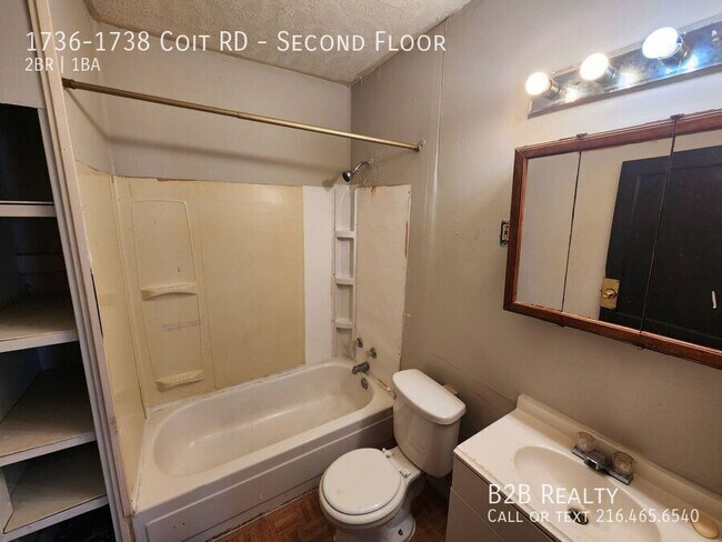 Building Photo - 1736-1738 Coit RD-Second Floor