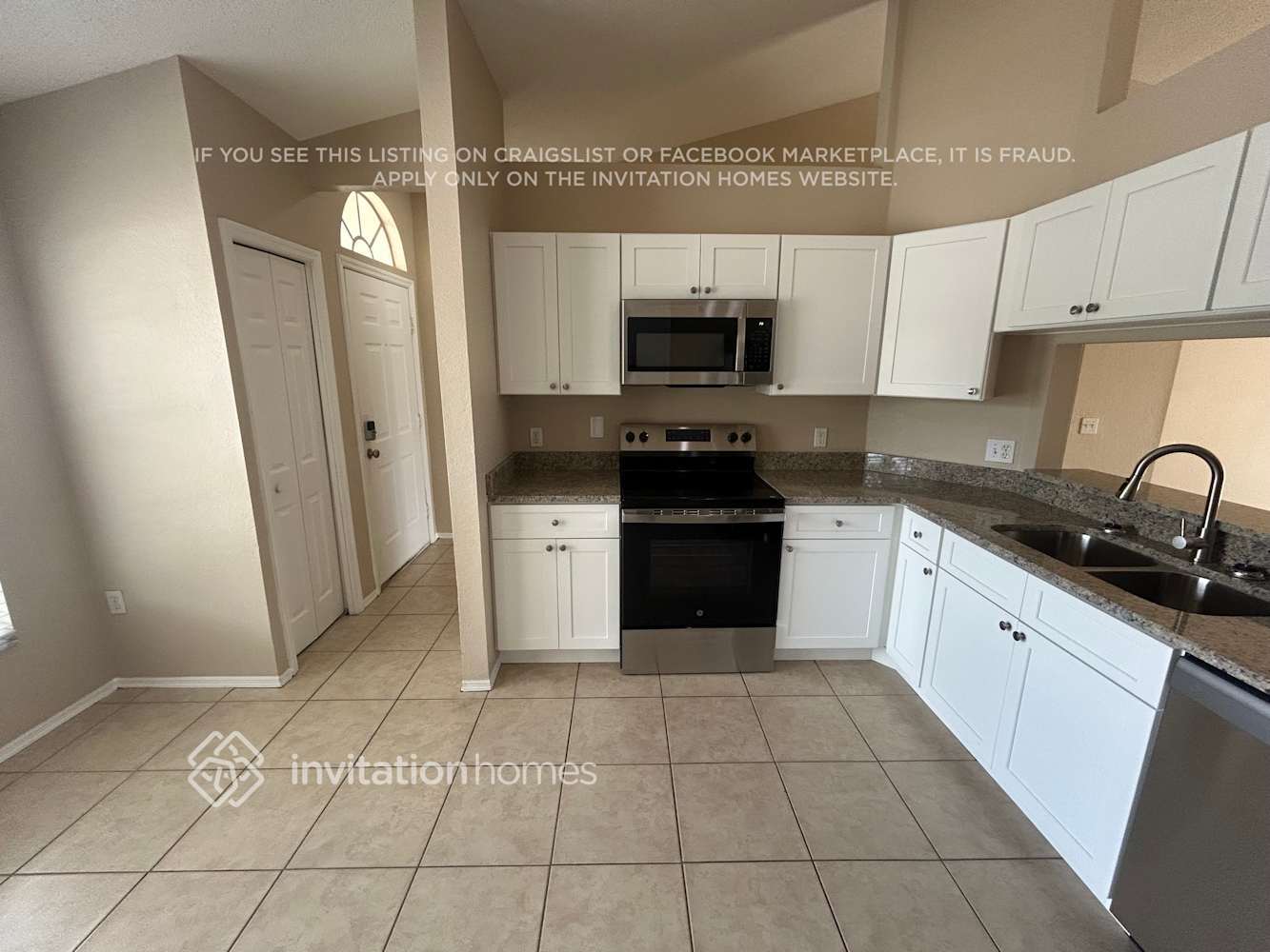 Building Photo - 5261 English Dr