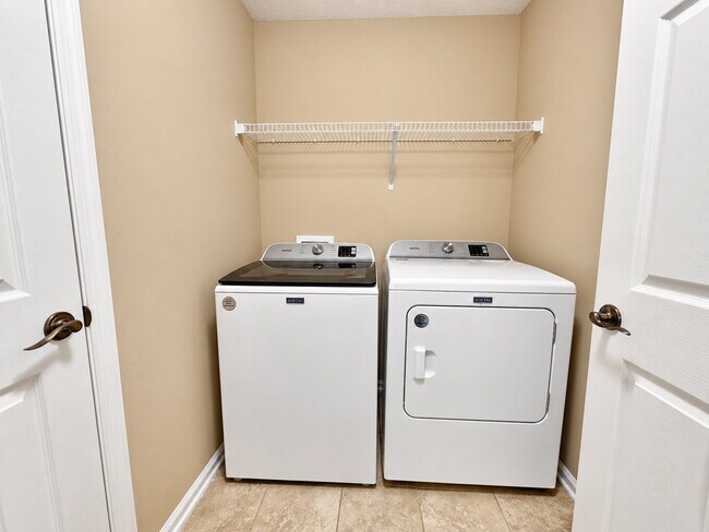 Building Photo - 32 Islander Cir