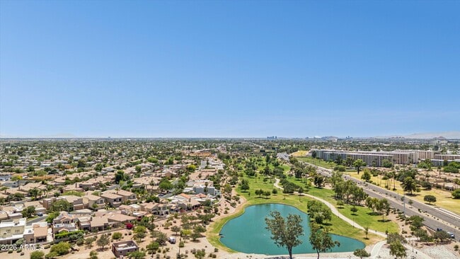 Building Photo - 8141 E Vista Dr
