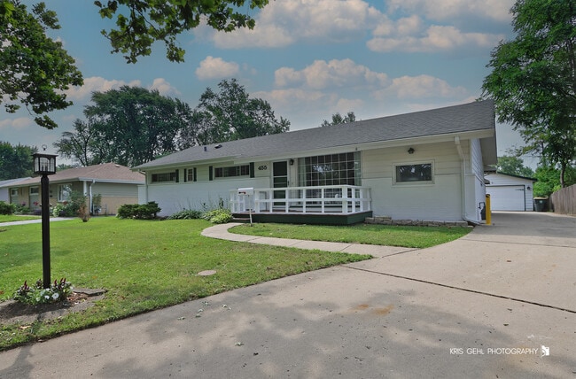 Primary Photo - 455 Morgan Ln