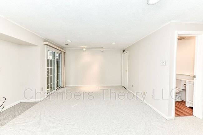 Building Photo - 21 Fendall Ave