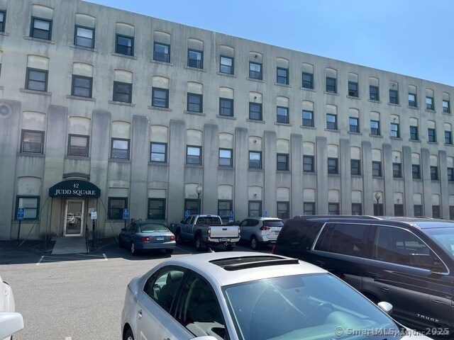 Building Photo - 137 Judd Square