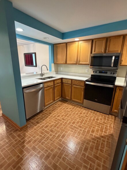 Building Photo - 142 Northwood Dr