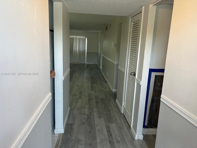 Building Photo - 6100 S Falls Cir Dr