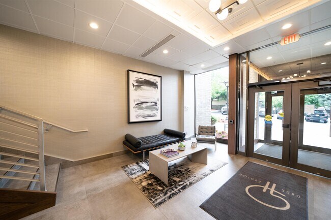 Building Photo - 9060 Palisade Ave