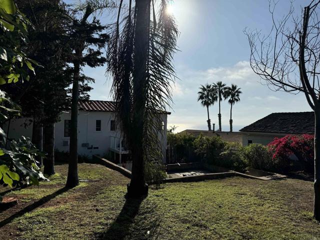 Building Photo - 4444 Orchard Ave