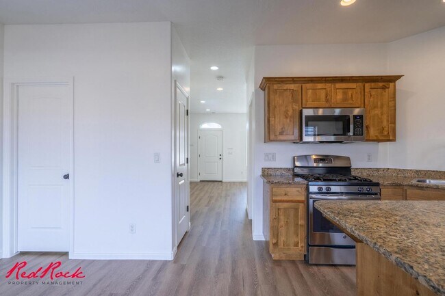 Building Photo - 2075 S Sir Monte Dr