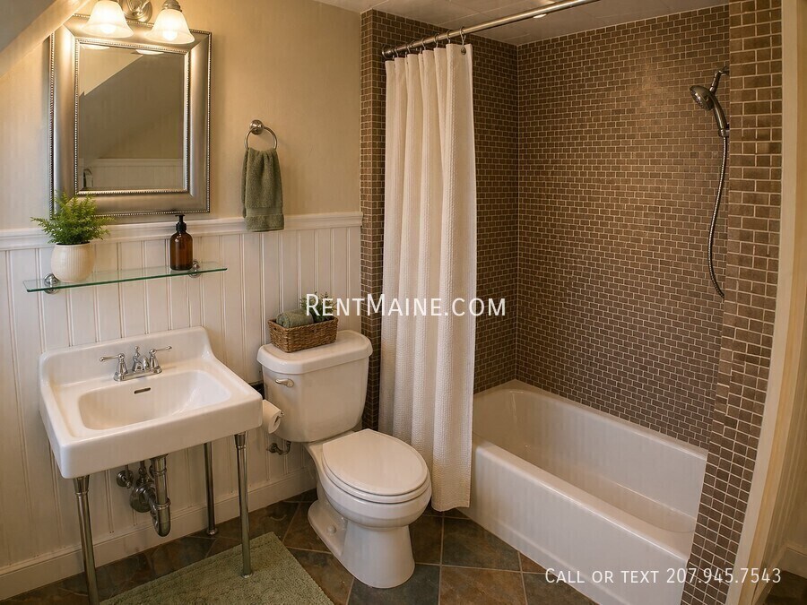 Building Photo - 99 Broadway