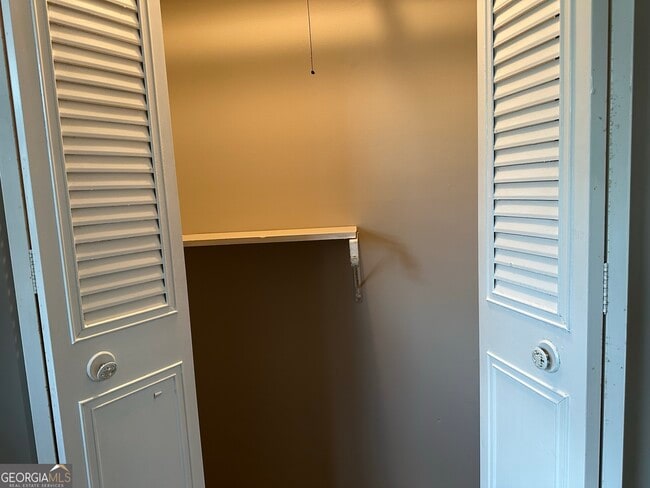 Building Photo - 498 North Ave