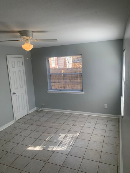 Building Photo - 2554 Ernest St