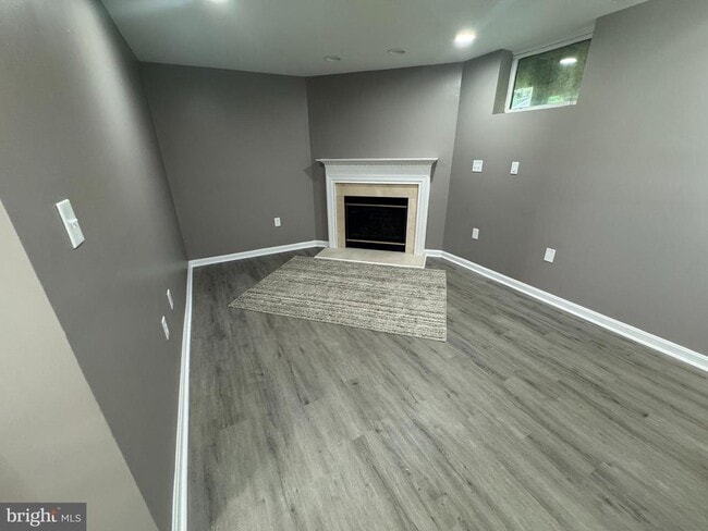 Building Photo - 8216 Dellwood Ct