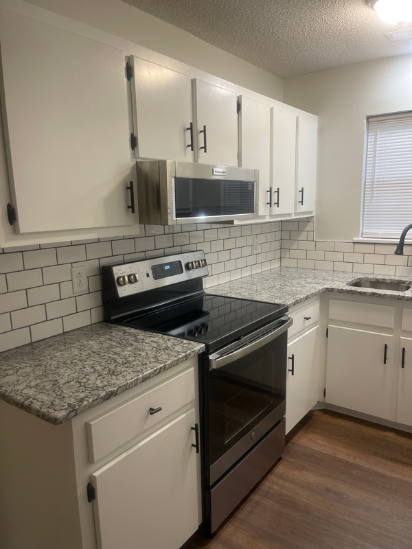 Building Photo - 713 N Mountain St