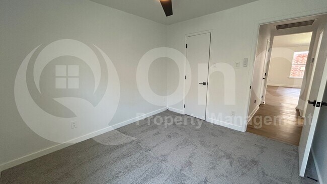 Building Photo - 1028 Aviary Dr