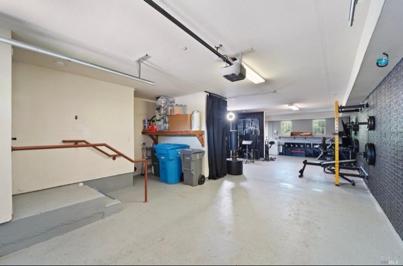 Building Photo - 2931 Edgewater Dr