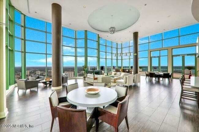 Building Photo - 1431 Riverplace Blvd