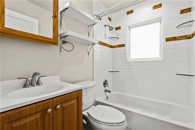 Building Photo - 1700 Cullen Ave